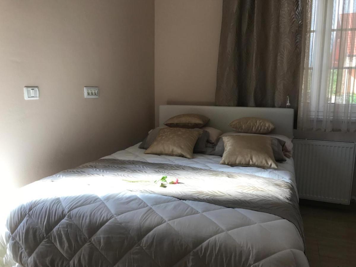 Linden Garden Apartment Постойна Екстер'єр фото