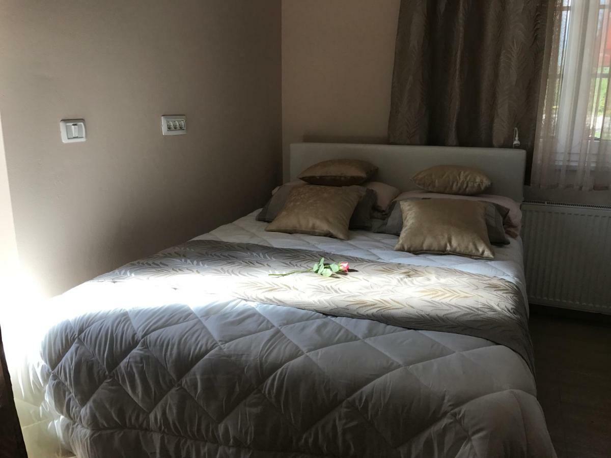 Linden Garden Apartment Постойна Екстер'єр фото
