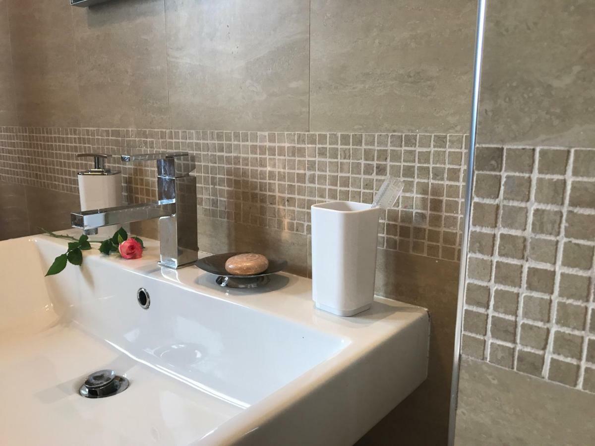 Linden Garden Apartment Постойна Екстер'єр фото