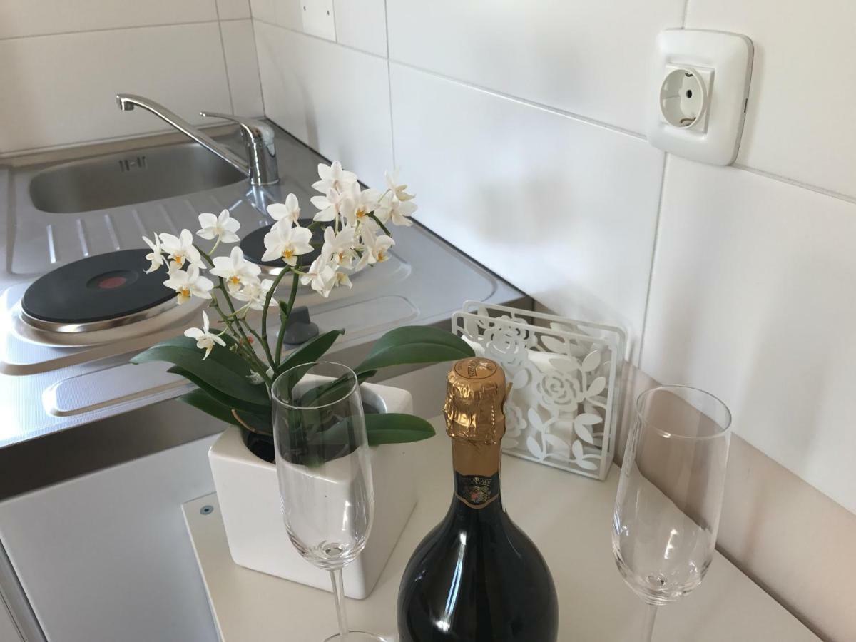 Linden Garden Apartment Постойна Екстер'єр фото