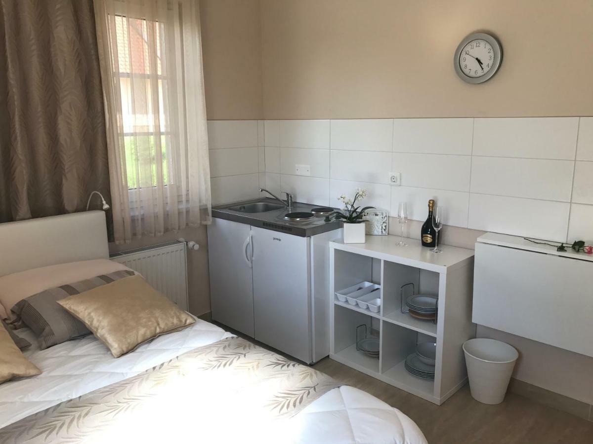 Linden Garden Apartment Постойна Екстер'єр фото