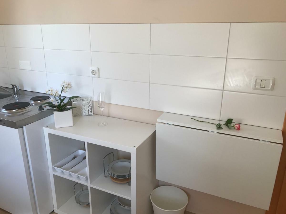 Linden Garden Apartment Постойна Екстер'єр фото