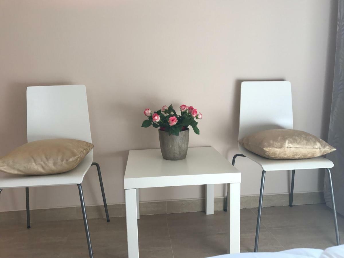 Linden Garden Apartment Постойна Екстер'єр фото
